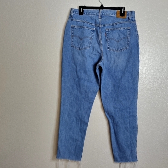 Levi's premium quality Mom Jean Sneak Peek sz 31 - Picture 7 of 9